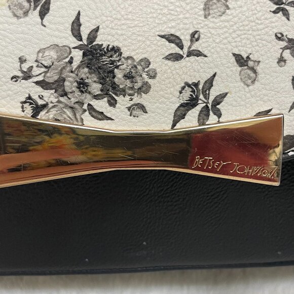 Feminine Besty Johnson Black/White Floral Handbag w/Shoulder Strap Medium Size - Picture 4 of 12